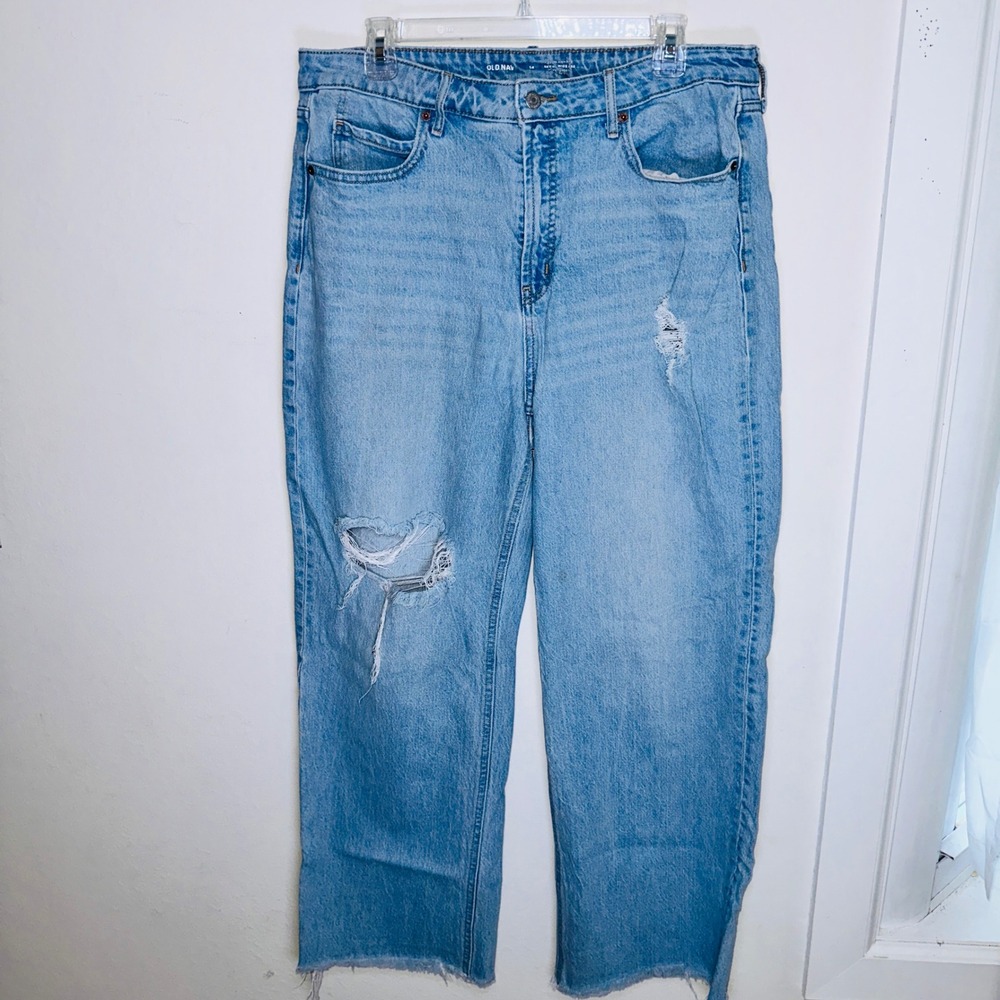 Old Navy Sky-Hi Wide Leg Distressed Jeans Light Wash Size 14 Raw Hem High Rise